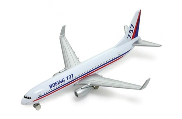 BOEING 737